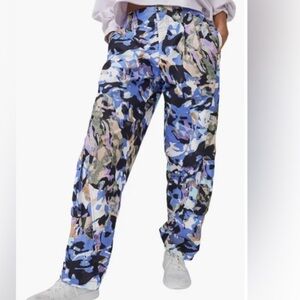NWT! Free People FP Movement Mesmerize Me Printed Cargo Pants M